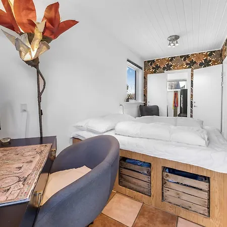 Ferienhaus Hughe - 1-3km From The Sea By Interhome *