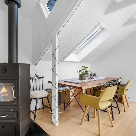 Hughe - 1-3km From The Sea By Interhome