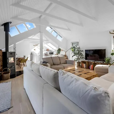 Ferienhaus Hughe - 1-3km From The Sea By Interhome *